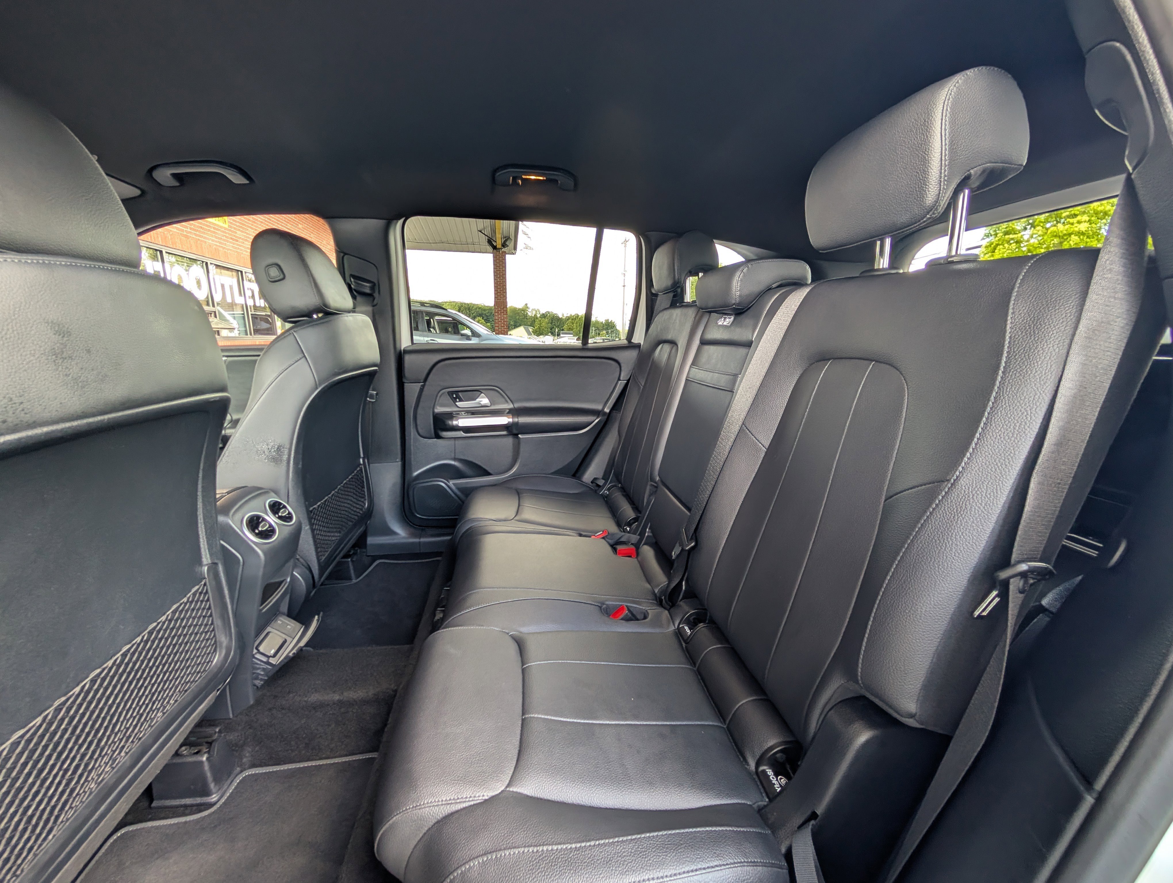 Used 2023 Mercedes-Benz GLB 250 4MATIC image 33