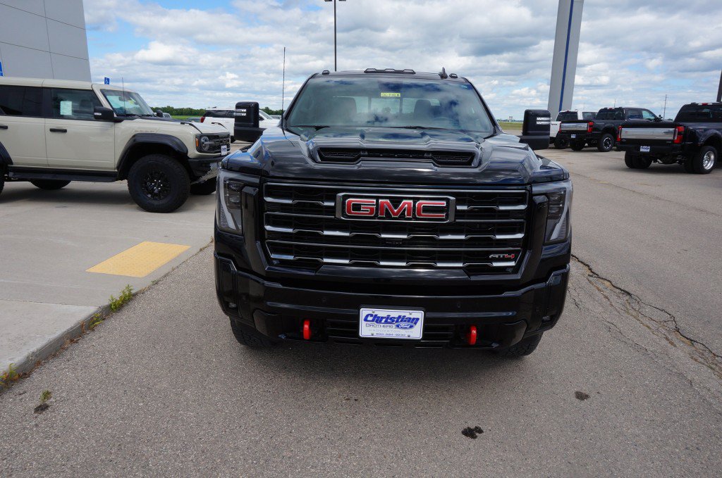 Used 2026 GMC Sierra 3500 AT4 w/ AT4 Premium Plus Package AWD/4WD image 6
