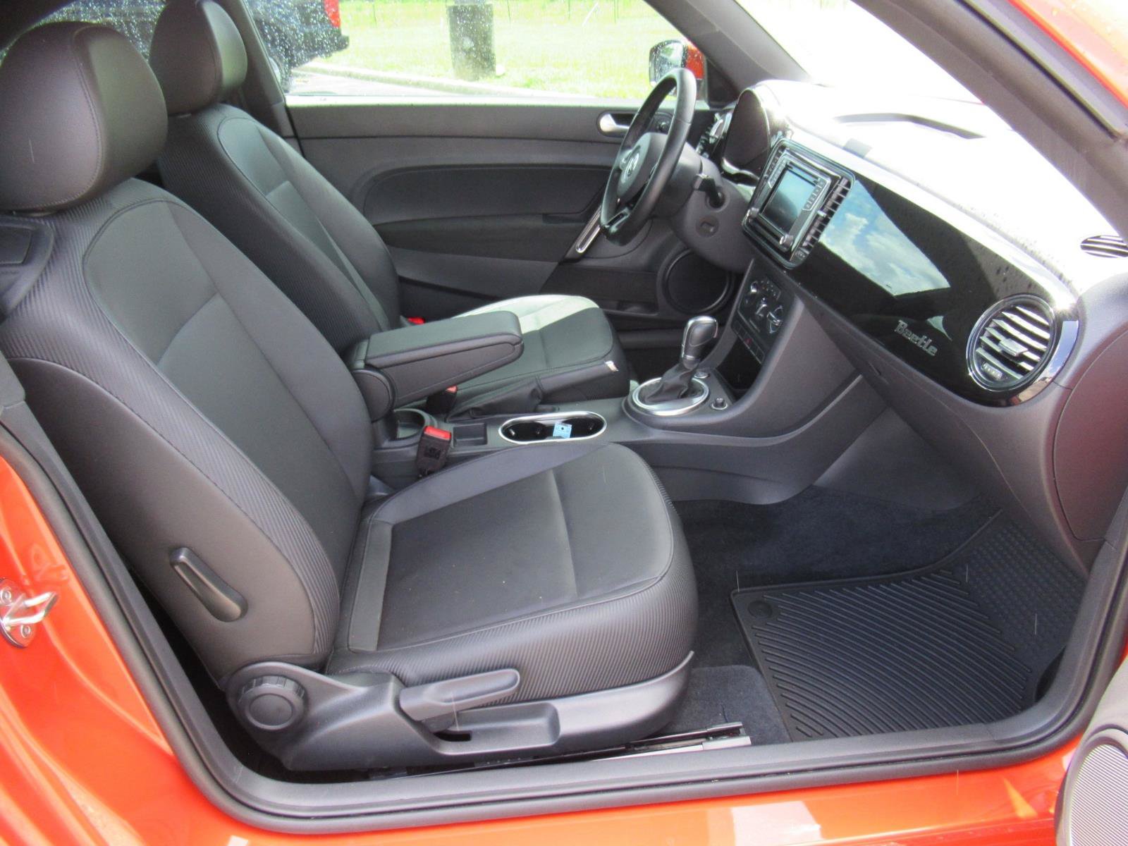 Used 2018 Volkswagen Beetle 2.0T S w/ Style & Comfort Package For S FWD image 10