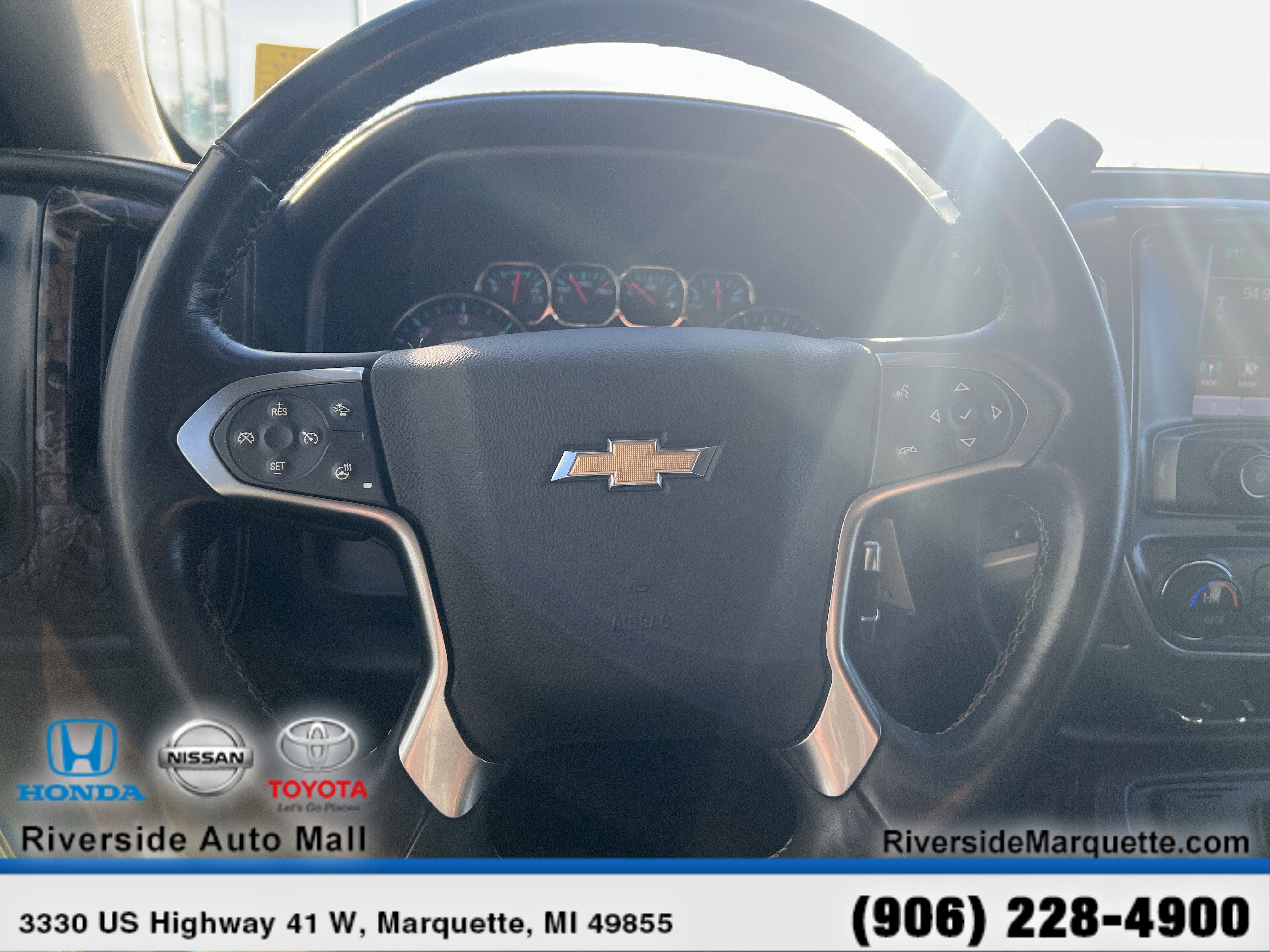 Used 2017 Chevrolet Silverado 1500 LTZ Z71 w/ Realtree Edition image 21