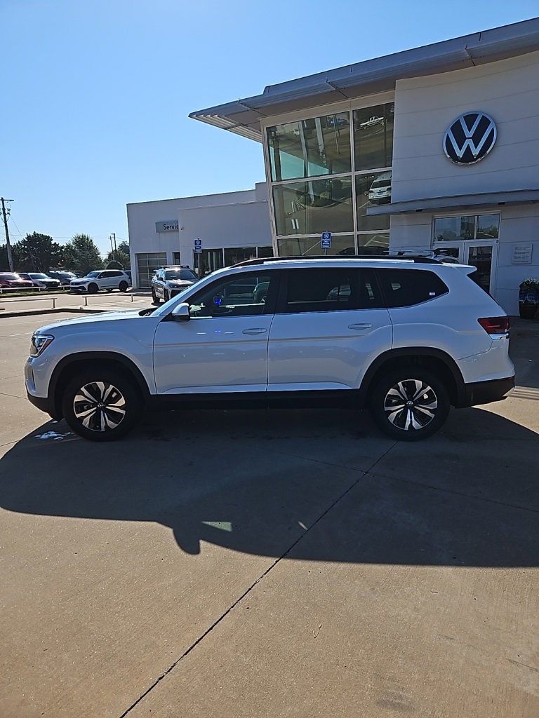 New 2026 Volkswagen Atlas SE image 8