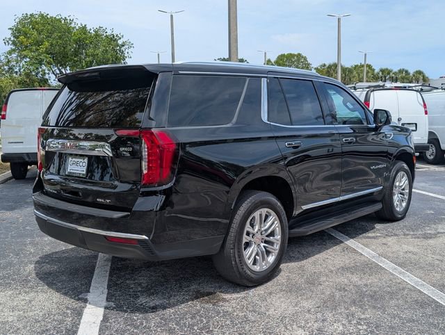 Used 2024 GMC Yukon SLT w/ SLT Luxury Package RWD image 7