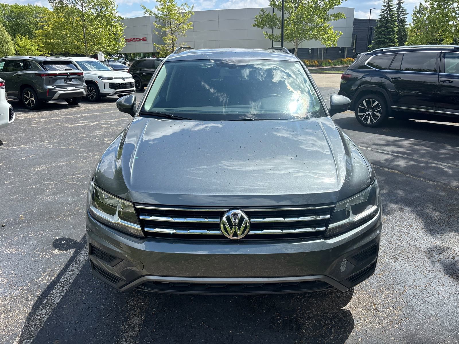 Used 2019 Volkswagen Tiguan SE AWD/4WD image 2