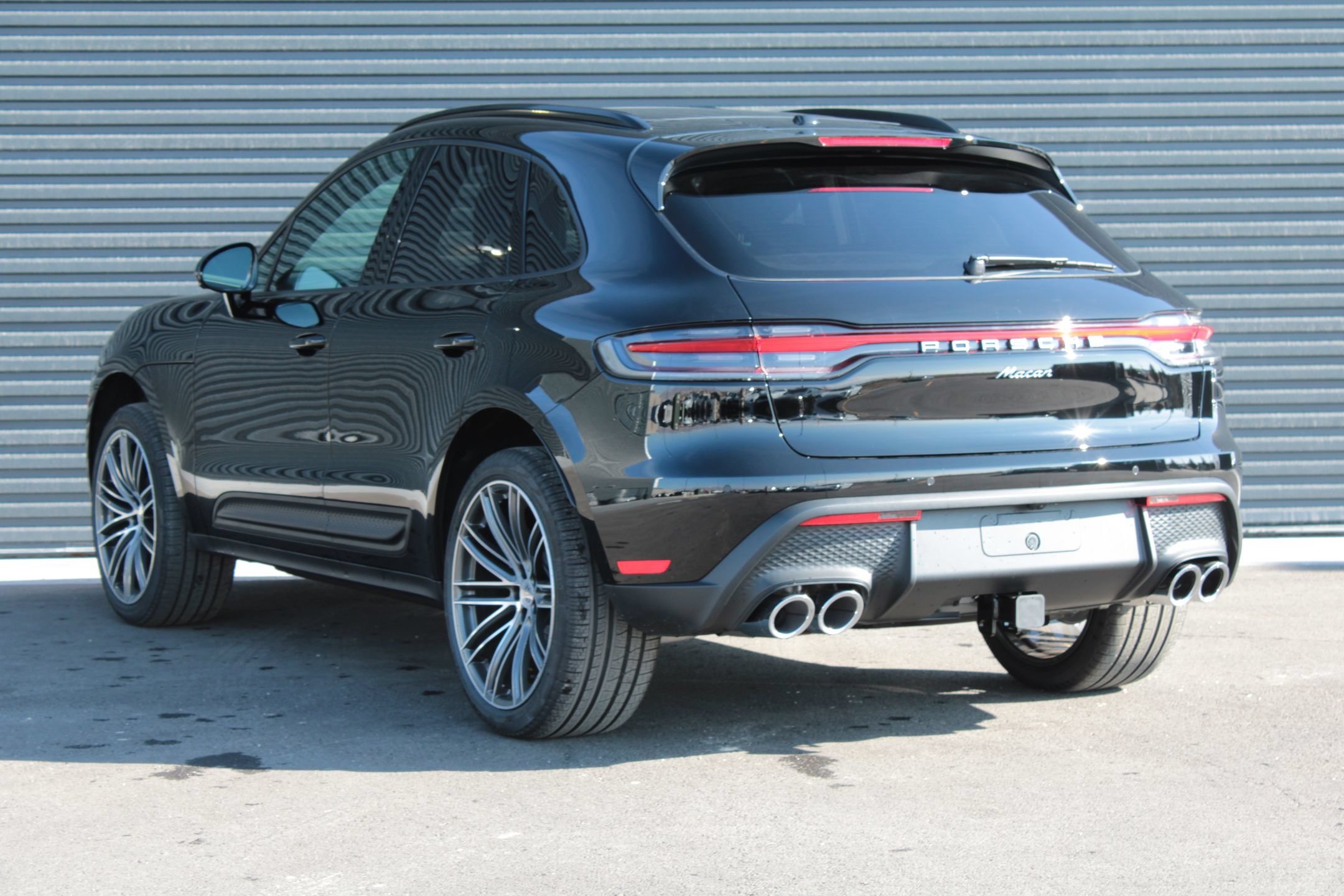 New 2026 Porsche Macan AWD/4WD image 3