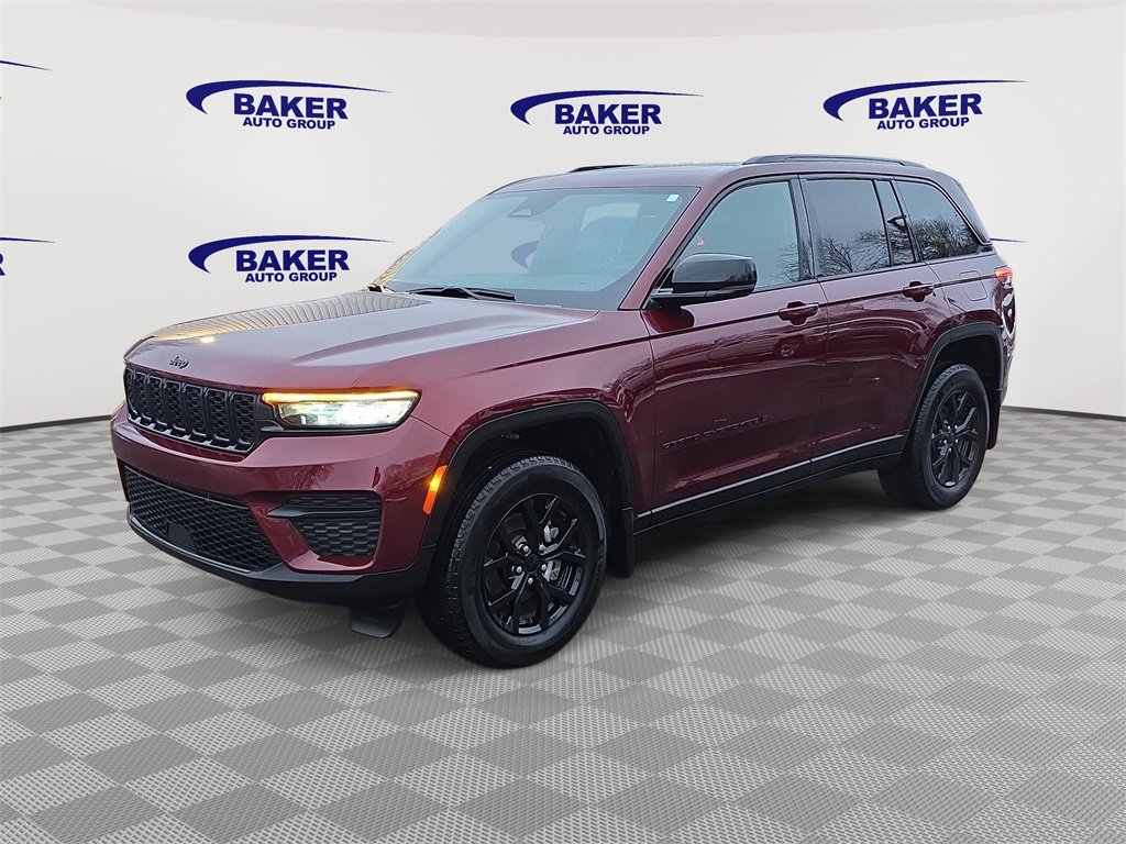 Used 2024 Jeep Grand Cherokee Altitude image 7