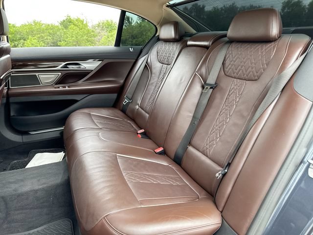 Used 2020 BMW 750i xDrive AWD/4WD image 23
