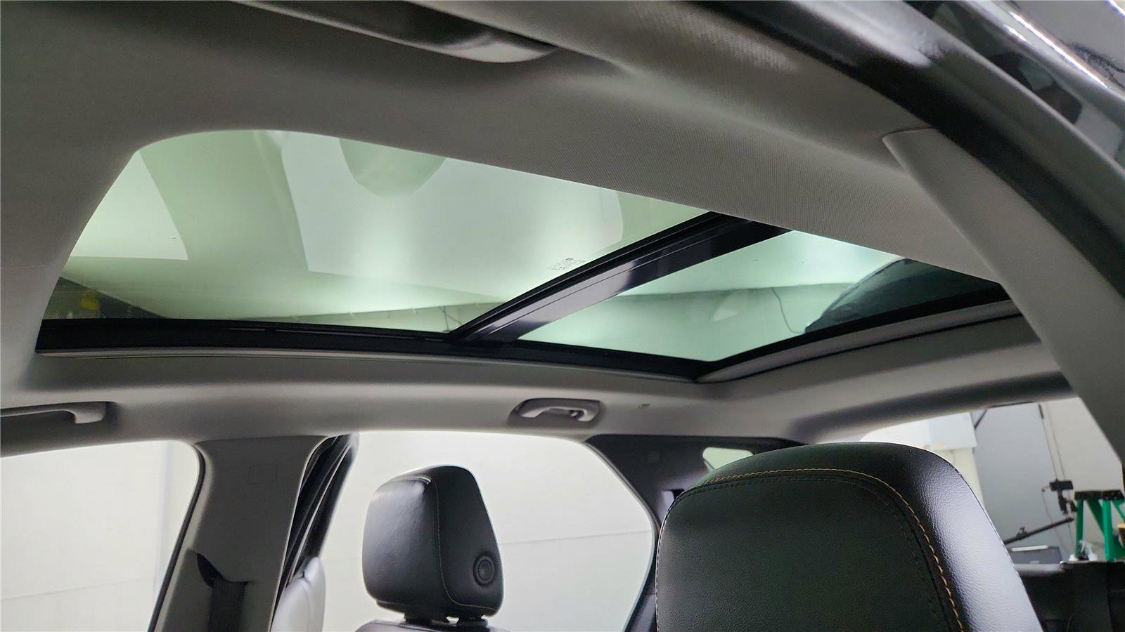 Used 2022 Chevrolet Equinox Premier image 18