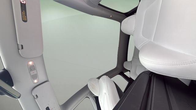 Used 2024 Tesla Model Y 2WD image 30