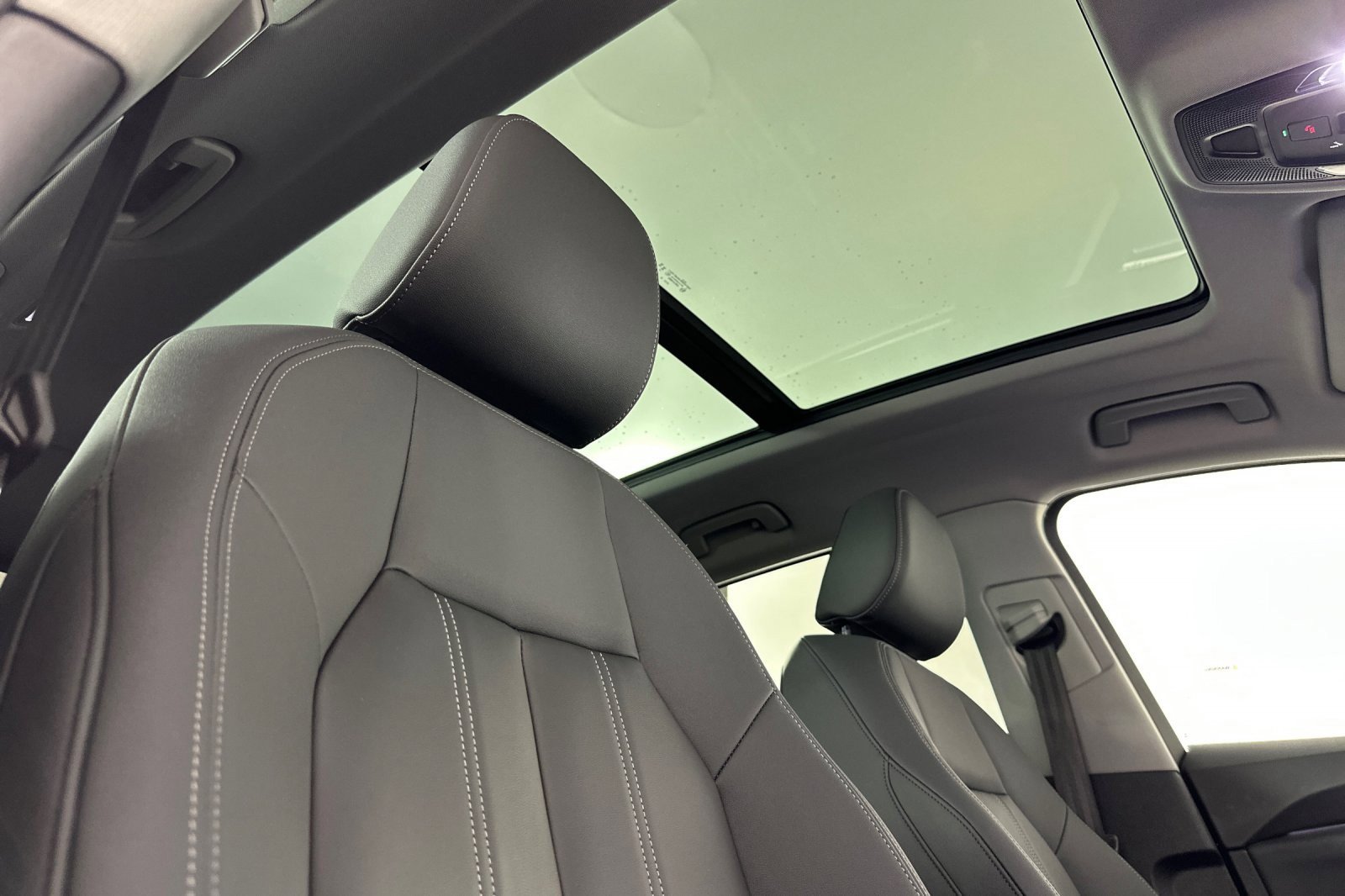 Used 2025 Audi Q5 Premium w/ Convenience Package image 16