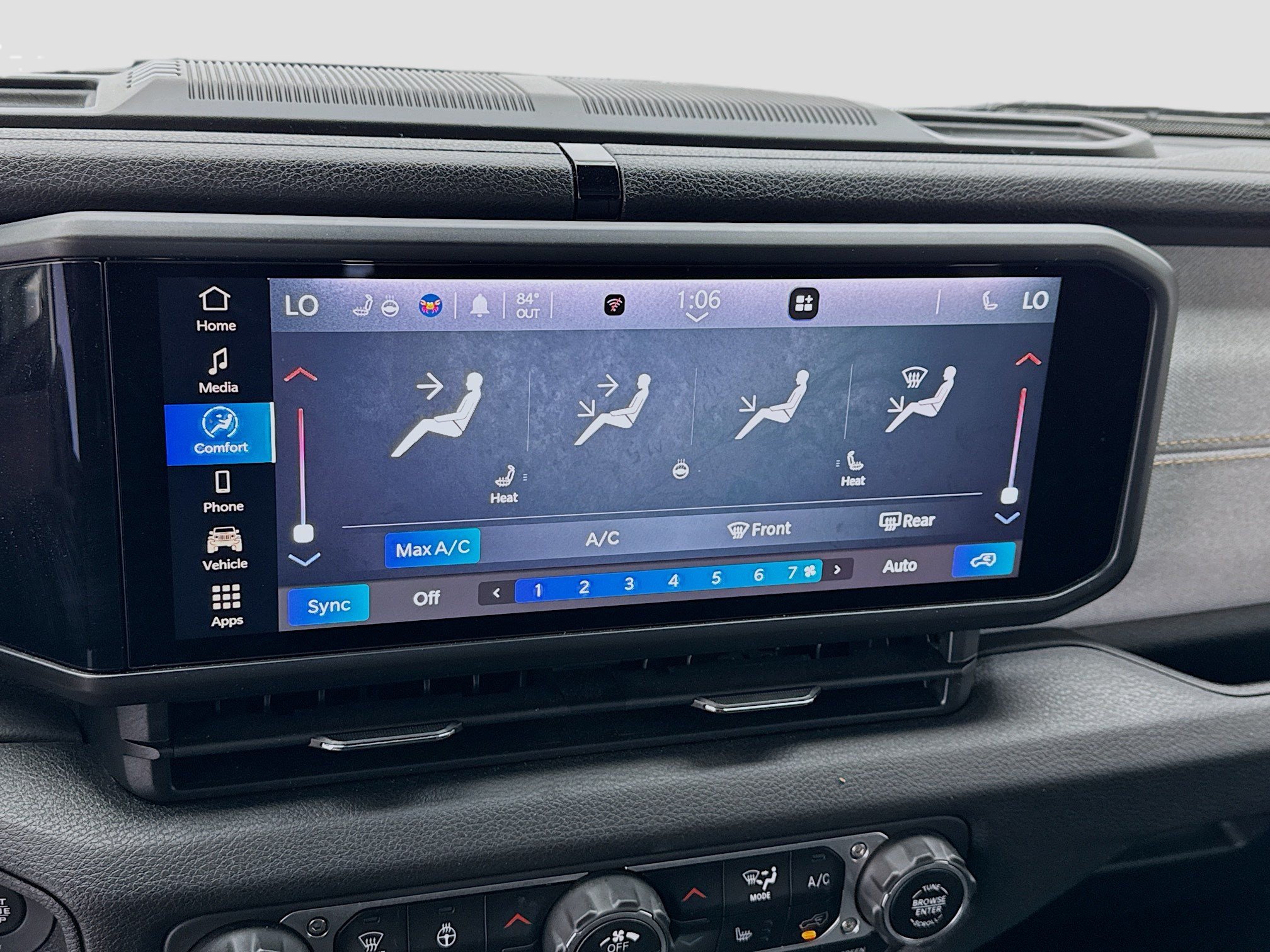 Used 2024 Jeep Wrangler Unlimited AWD/4WD image 12