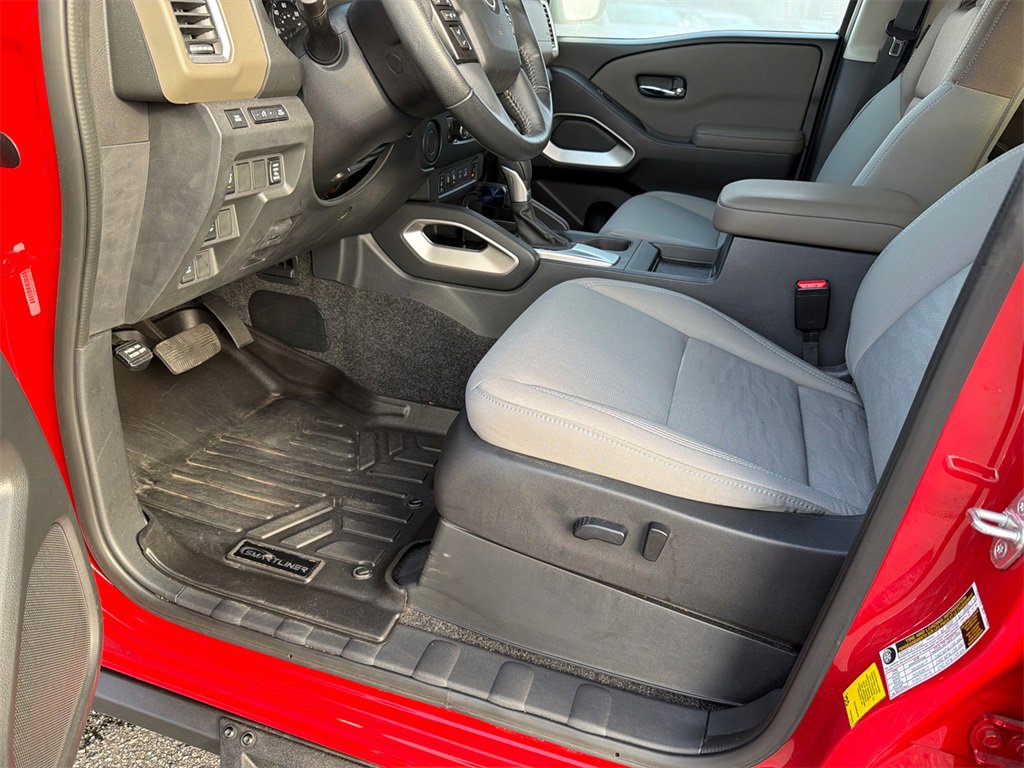 Used 2022 Nissan Frontier SV image 9