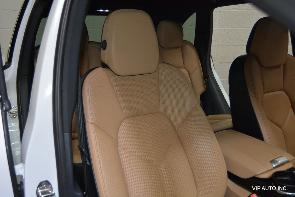 Used 2016 Porsche Cayenne image 14
