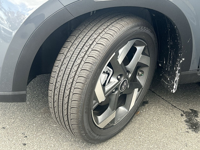 New 2025 Hyundai Venue SEL FWD image 40