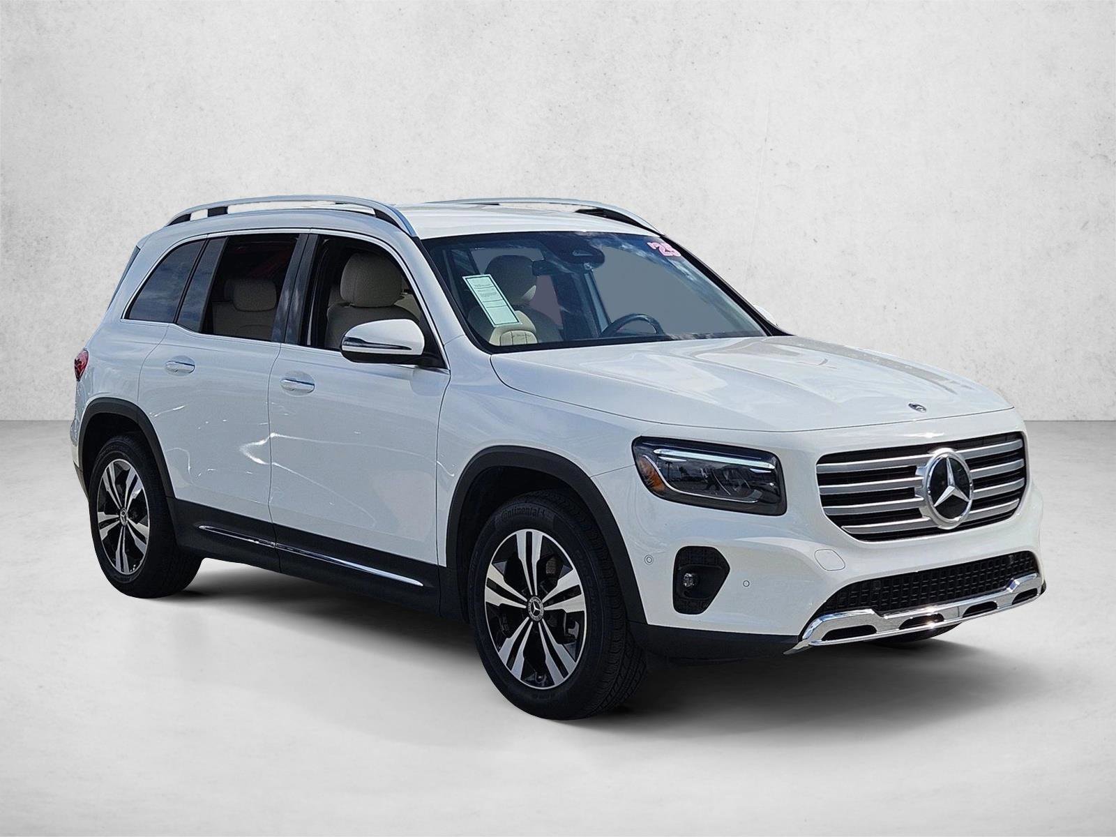 Used 2025 Mercedes-Benz GLB 250 image 3