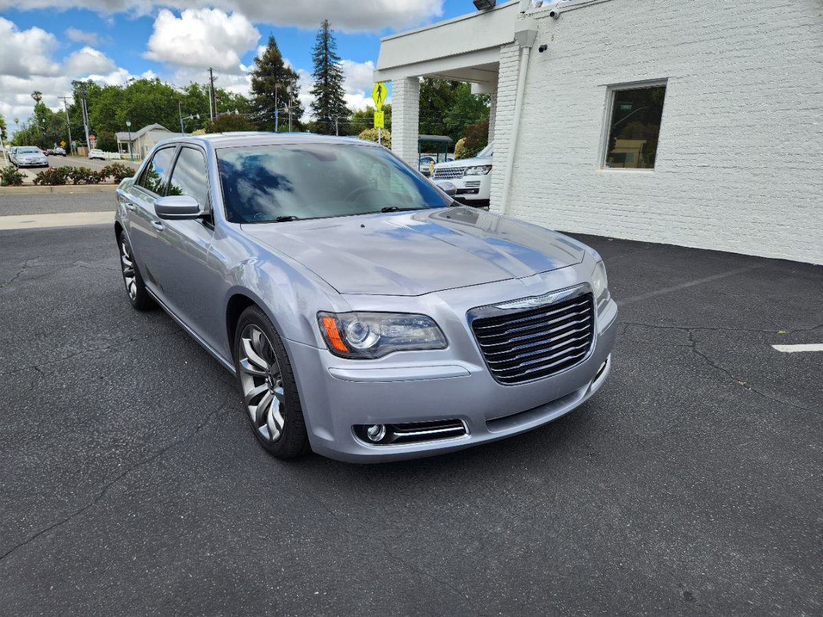 Used 2014 Chrysler 300 S w/ Luxury Group RWD image 7