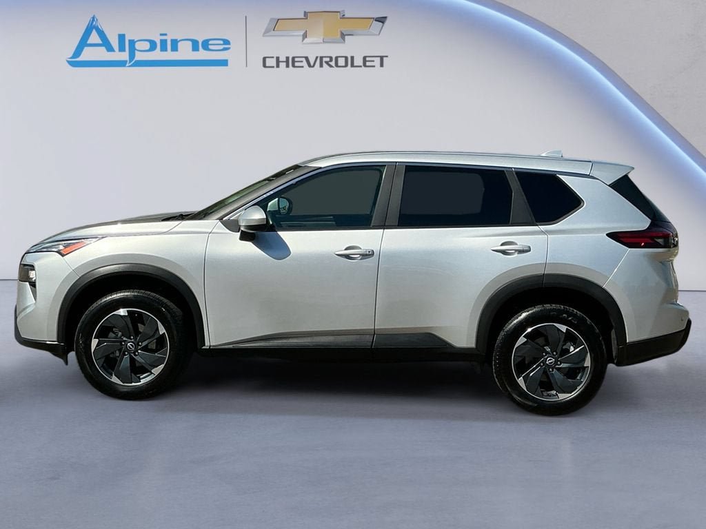 Used 2024 Nissan Rogue SV AWD/4WD image 2