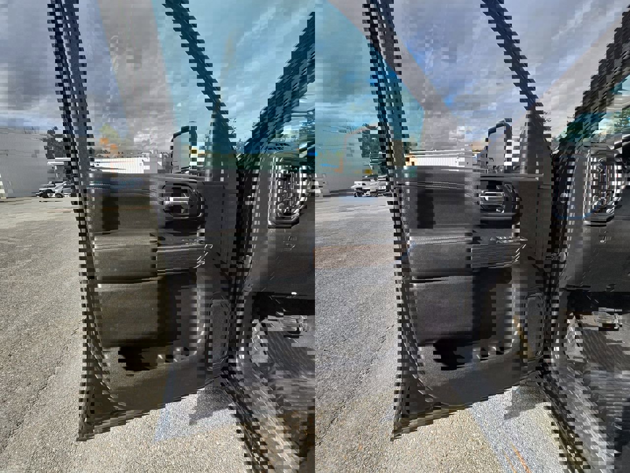 Used 2022 Chevrolet Silverado 2500 LT w/ Snow Plow Prep/Camper Package image 59