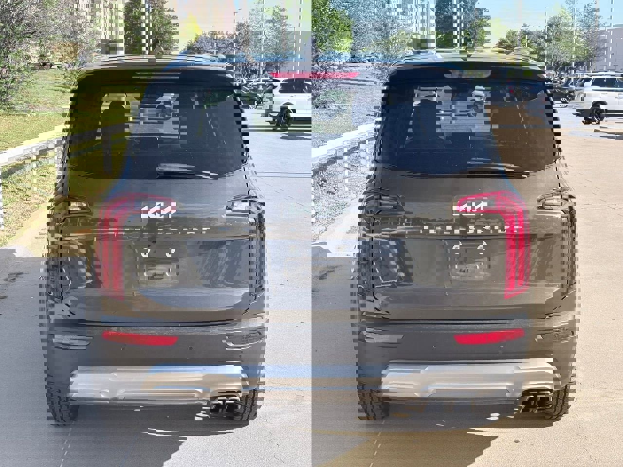 Used 2022 Kia Telluride S image 5