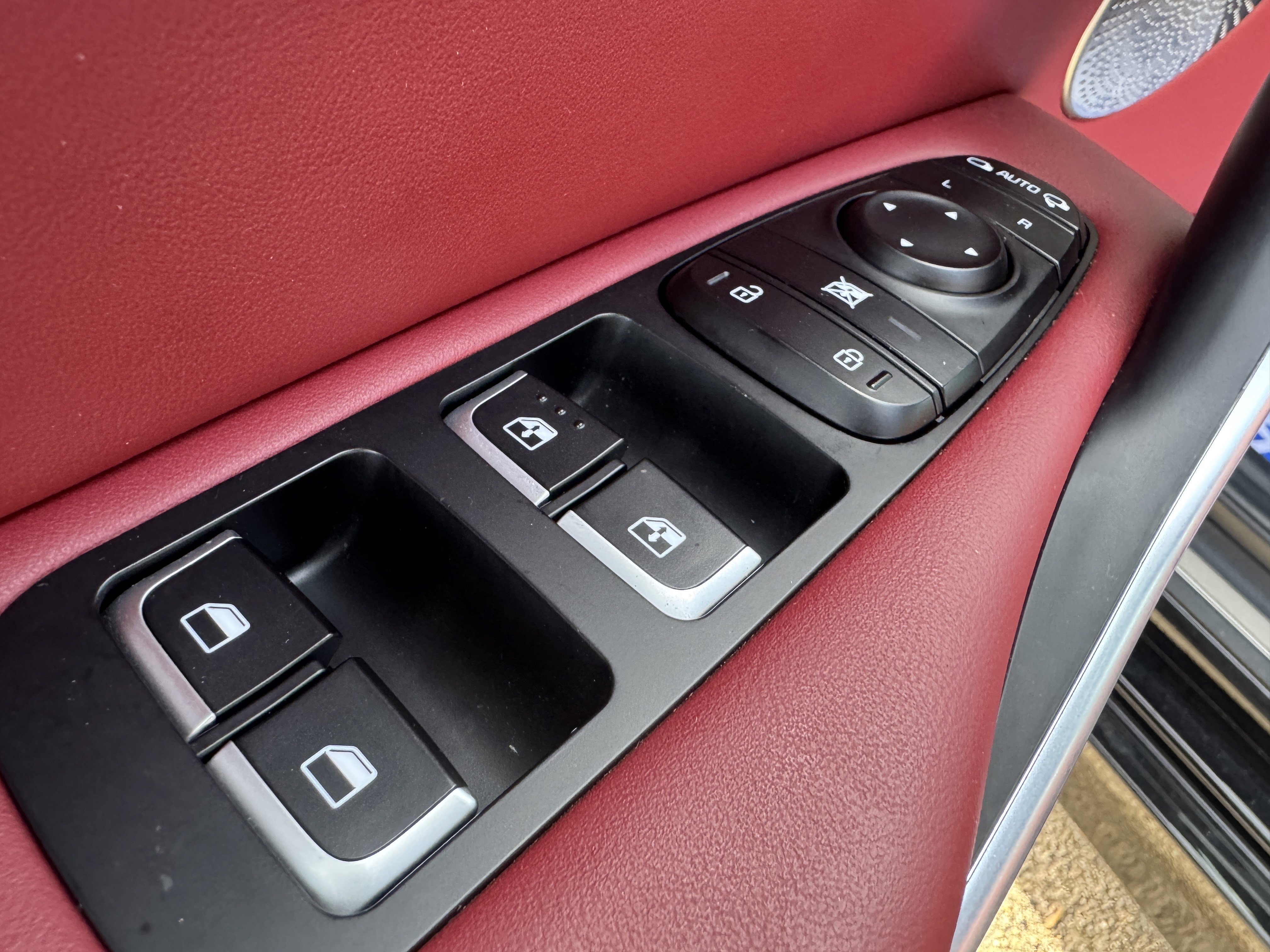 Used 2018 Kia Stinger GT1 image 11