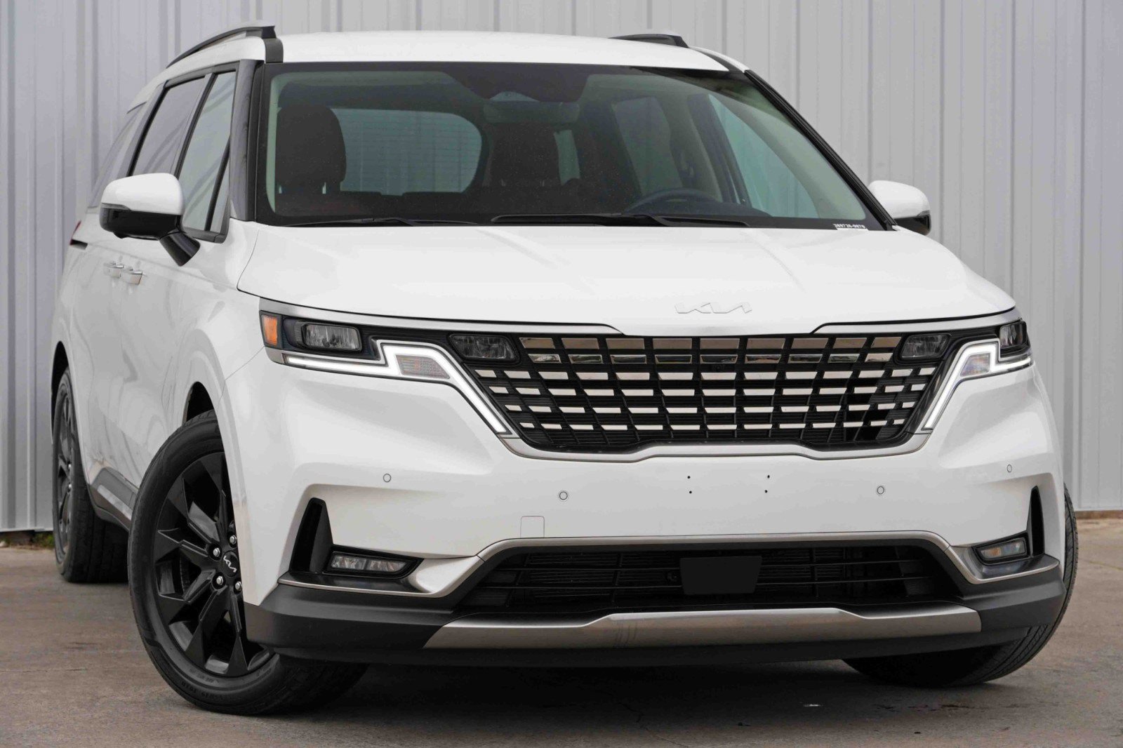 Used 2024 Kia Carnival SX image 4