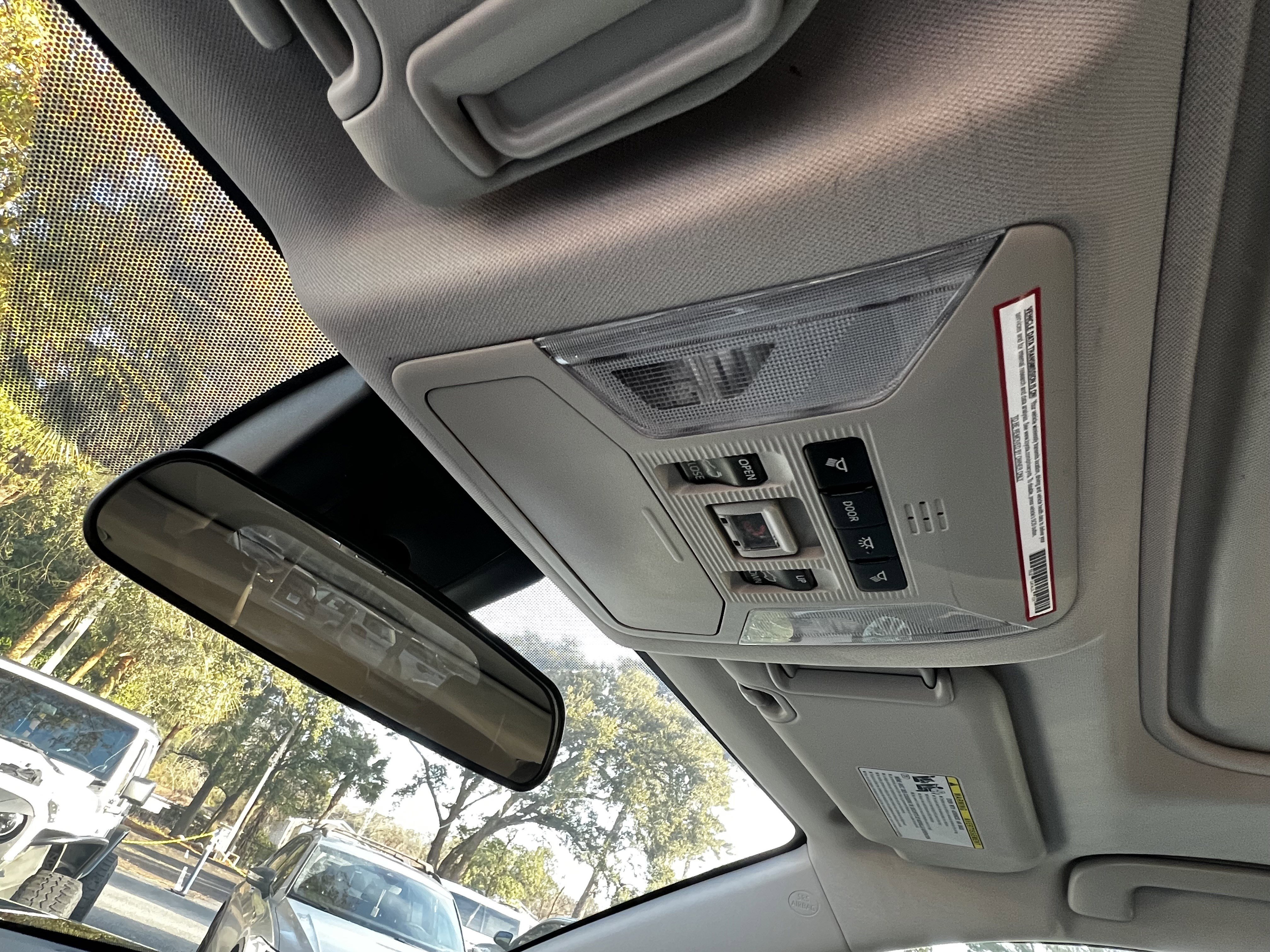 Used 2020 Toyota RAV4 XLE Premium image 30