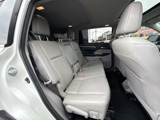 Used 2018 Toyota Highlander Limited AWD/4WD image 35
