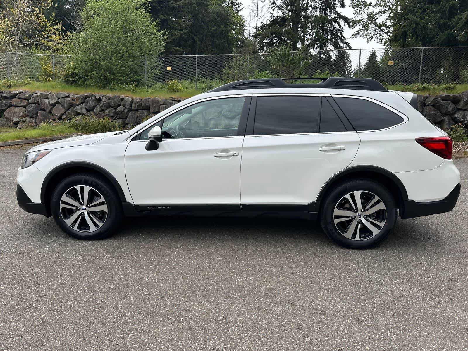 Used 2019 Subaru Outback 2.5i Limited AWD/4WD image 2