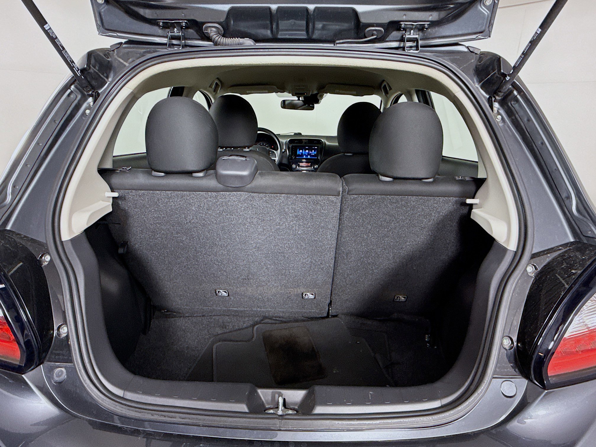 Used 2024 Mitsubishi Mirage ES image 31