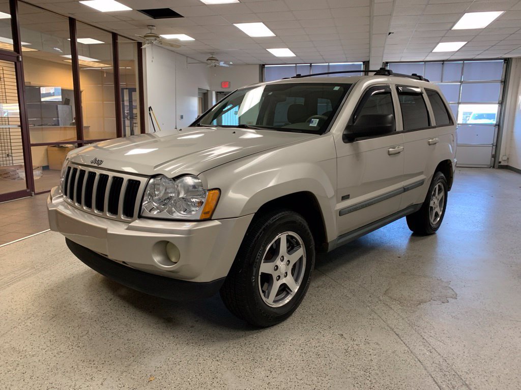 Used 2007 Jeep Grand Cherokee Laredo RWD image 3