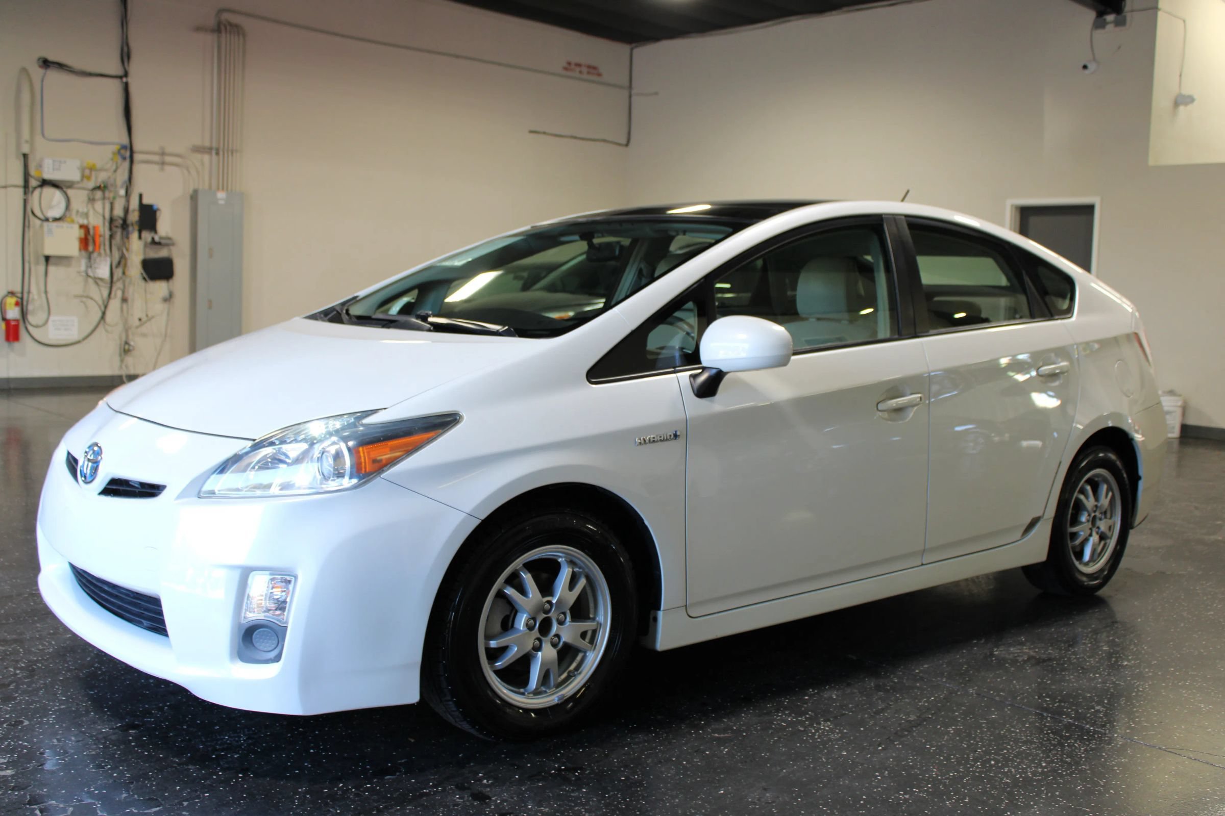 Used 2011 Toyota Prius Three w/ Solar Roof Pkg FWD image 6