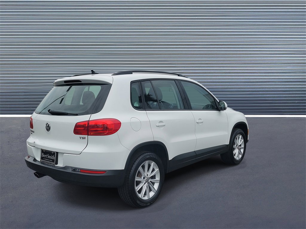 Used 2017 Volkswagen Tiguan Limited w/ Premium Package image 3