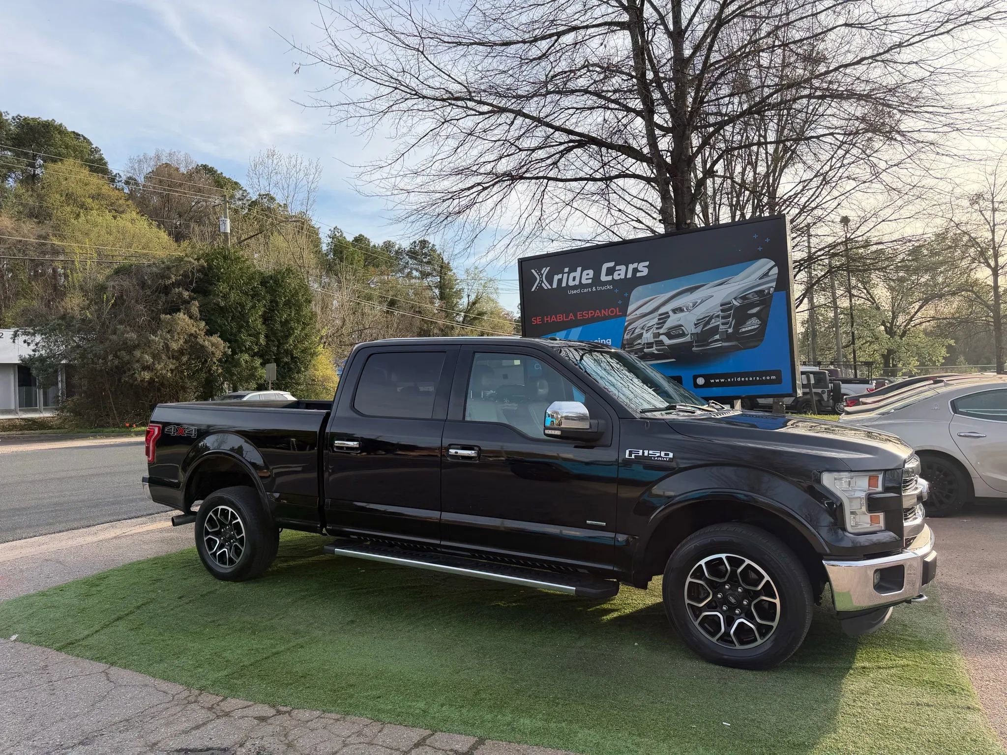 Used 2016 Ford F150 Lariat w/ Equipment Group 502A Luxury AWD/4WD image 2