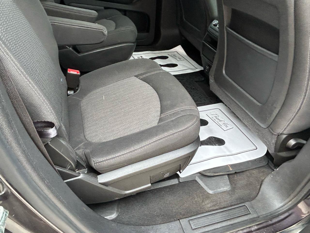 Used 2015 Chevrolet Traverse LT w/ Style and Technology Package FWD image 11