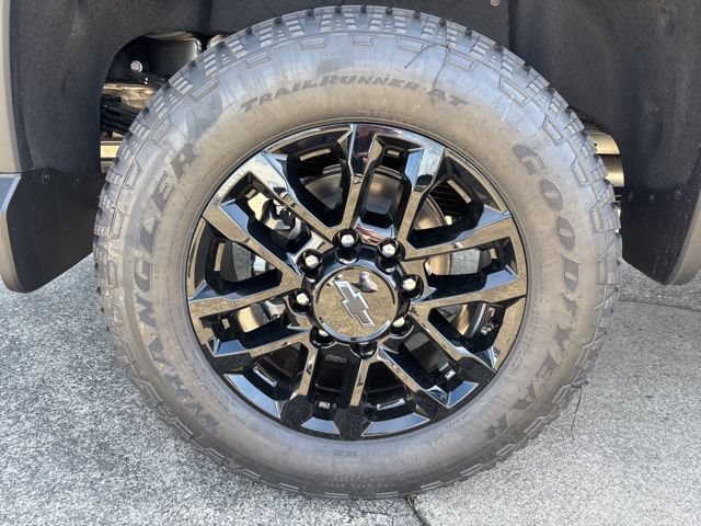 New 2026 Chevrolet Silverado 3500 High Country w/ High Country Premium Package AWD/4WD image 14