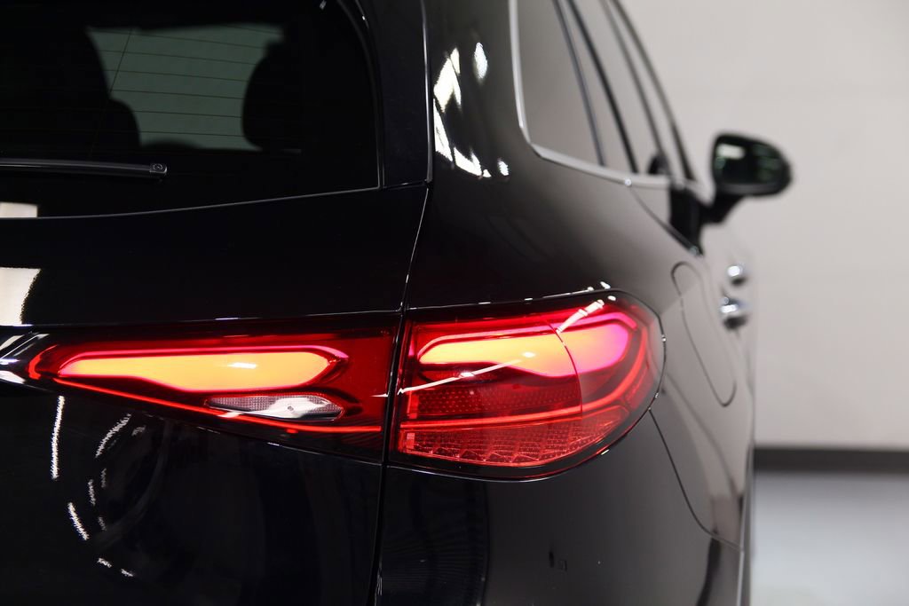 Certified 2025 Mercedes-Benz GLC 300 image 14