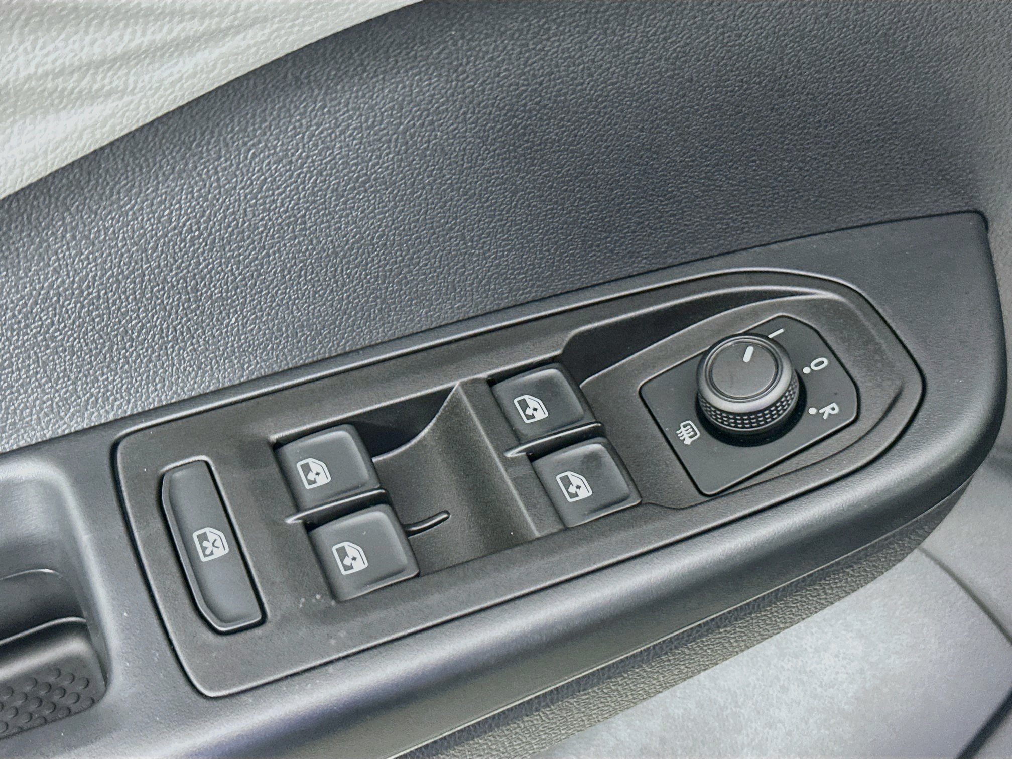 Used 2024 Volkswagen Taos S AWD/4WD image 17