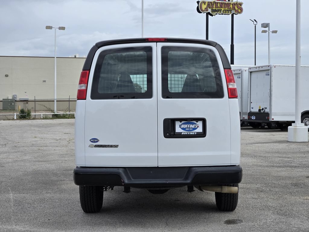Used 2020 Chevrolet Express 2500 w/ Communications Package RWD image 6