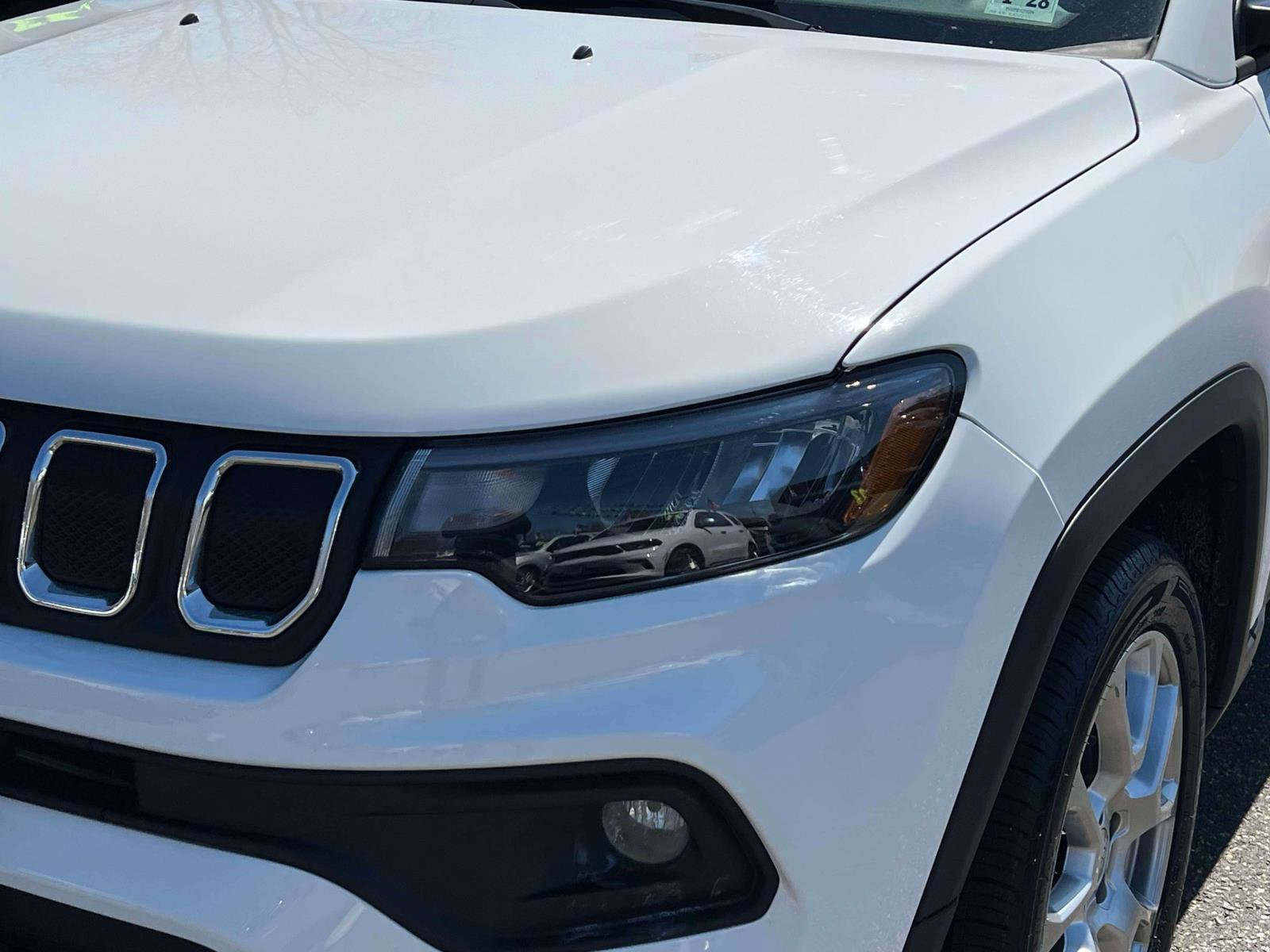 Used 2022 Jeep Compass Latitude AWD/4WD image 7