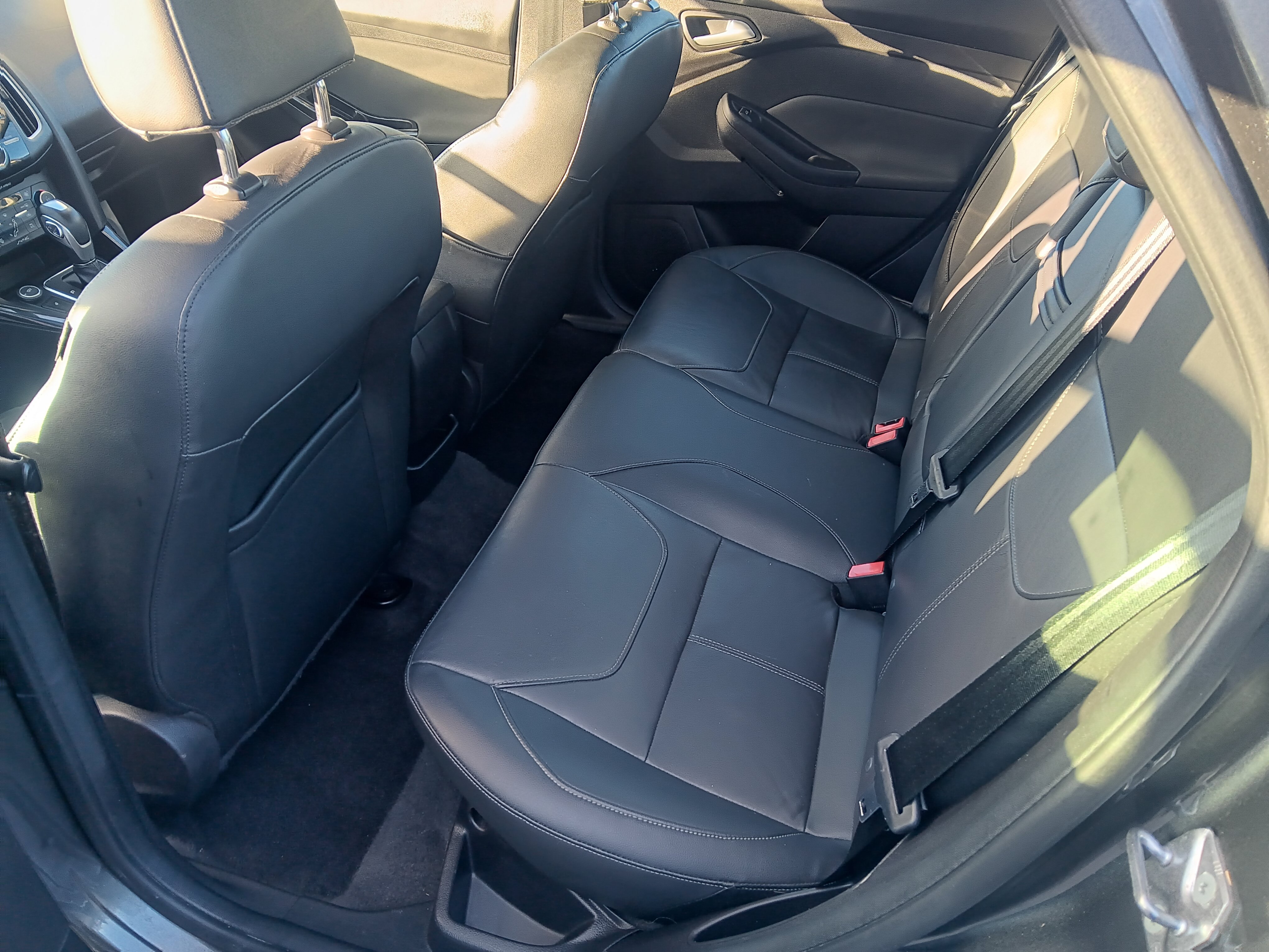 Used 2015 Ford Focus Titanium w/ Titanium Cold Weather Package FWD image 8