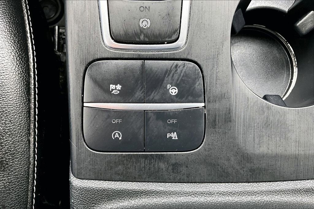 Used 2020 Ford Escape Titanium w/ Titanium Premium Package 2.0 image 31