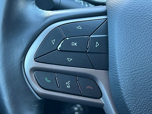 Used 2019 Jeep Cherokee Latitude Plus FWD image 18