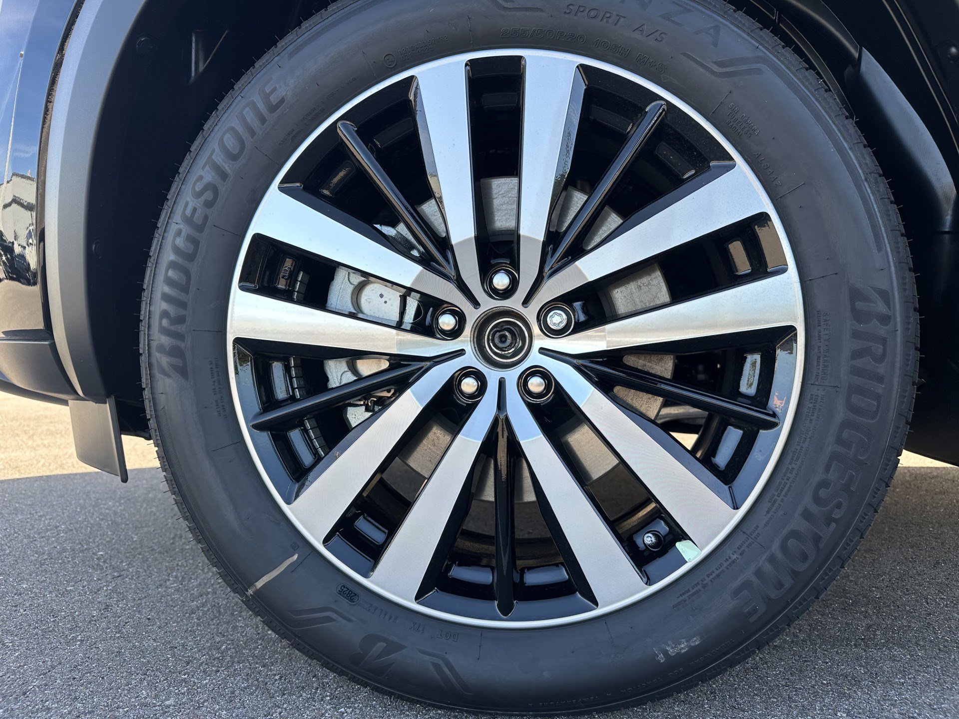 New 2025 Nissan Pathfinder Platinum w/ Lighting Package (N92) image 17