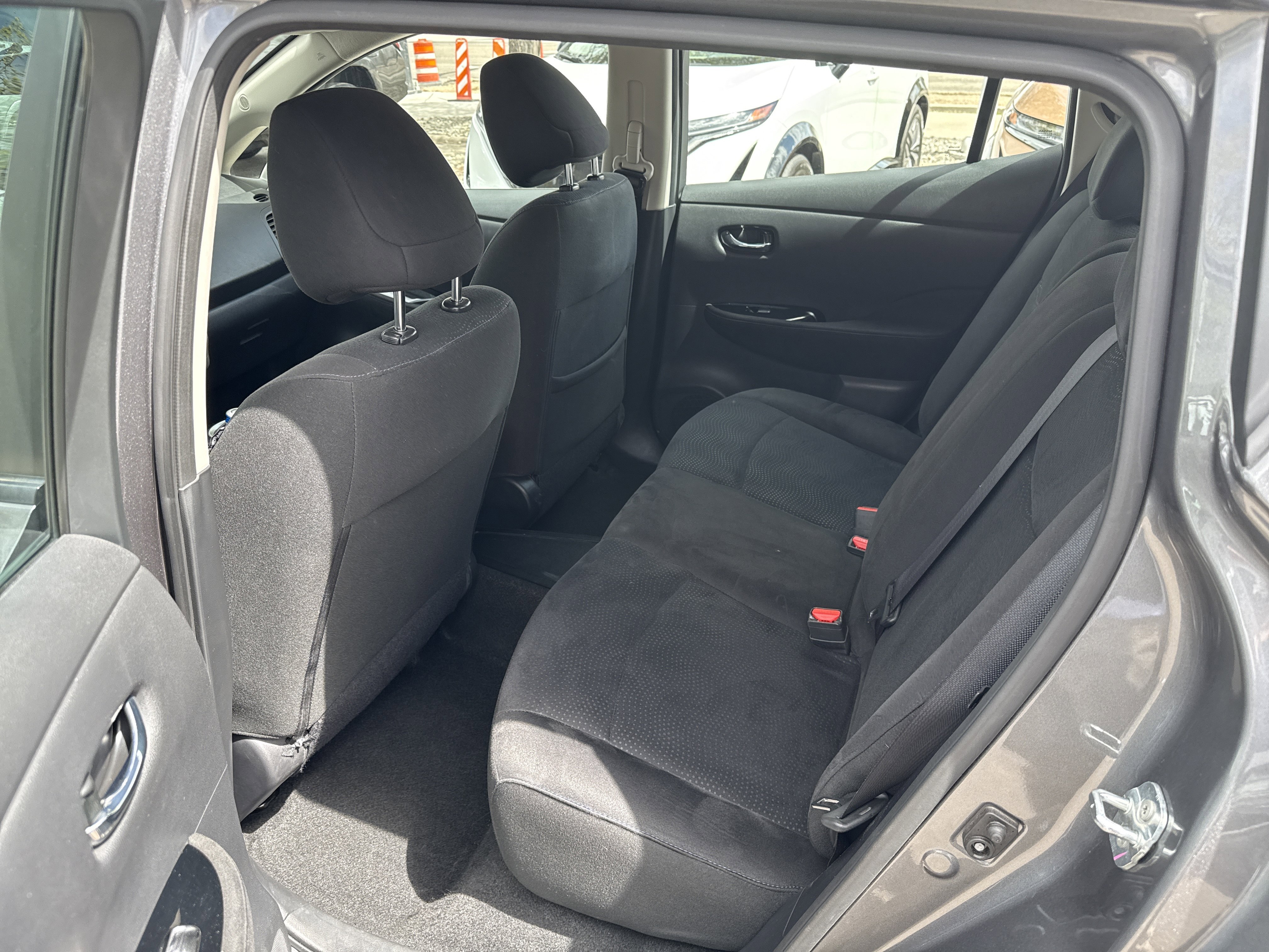 Used 2017 Nissan Leaf SV w/ Protection Package image 12