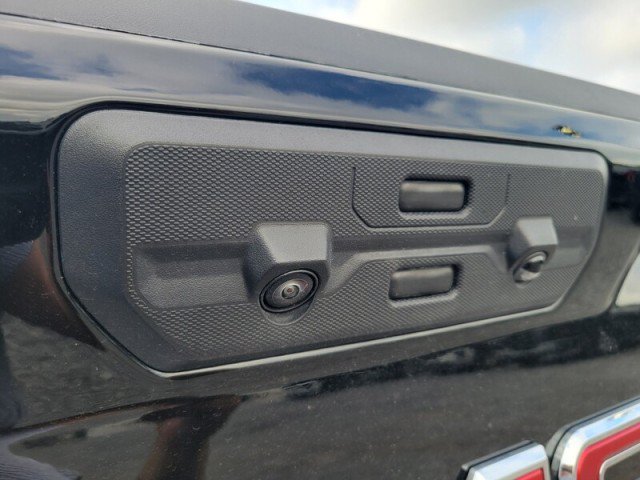 Used 2025 GMC Sierra 1500 AT4 w/ AT4 Premium Package AWD/4WD image 6