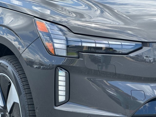 New 2025 Volvo EX90 Plus image 3