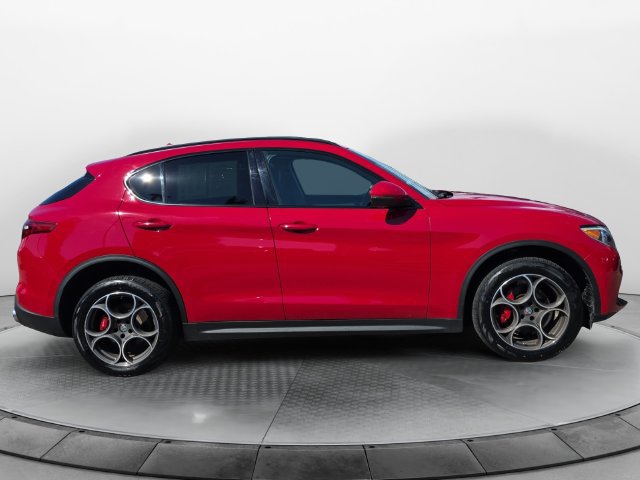 Used 2018 Alfa Romeo Stelvio Sport w/ Quick Order Package 22J Sport AWD/4WD image 6