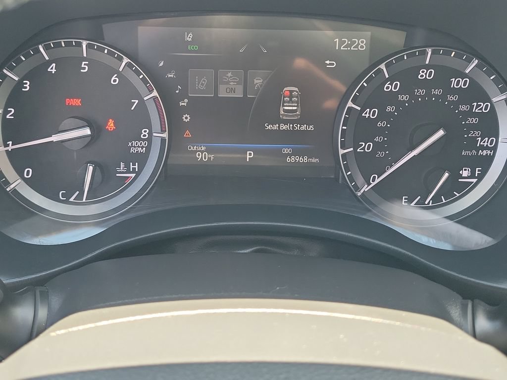 Certified 2021 Toyota Highlander XSE FWD image 13