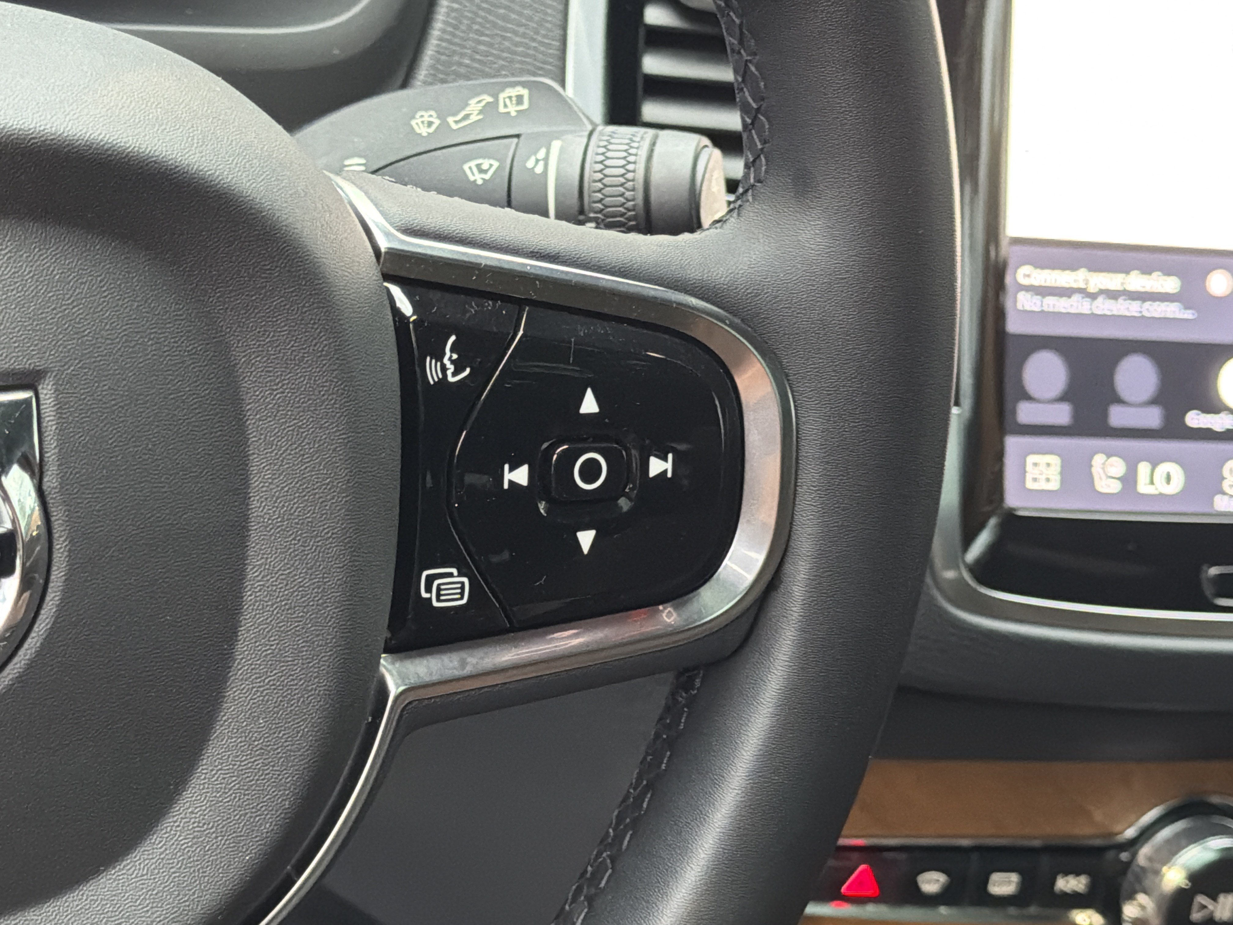 Certified 2024 Volvo XC90 T8 Plus w/ Protection Package Premier AWD/4WD image 20