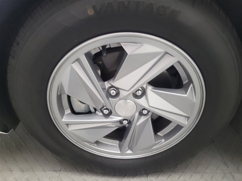 Used 2024 Hyundai Elantra SE FWD image 31