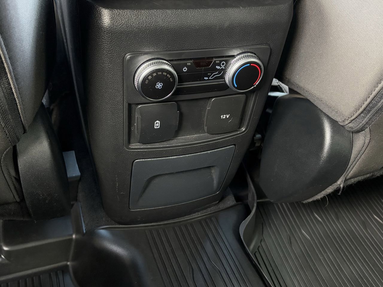 Used 2023 Ford Explorer XLT image 22